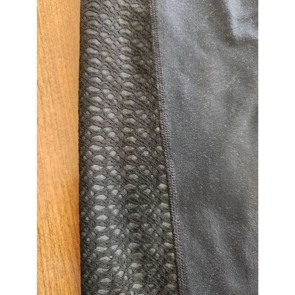 Athleta Black Mesh Lace High Rise Athletic Capri Leggings Size M - Picture 4 of 10
